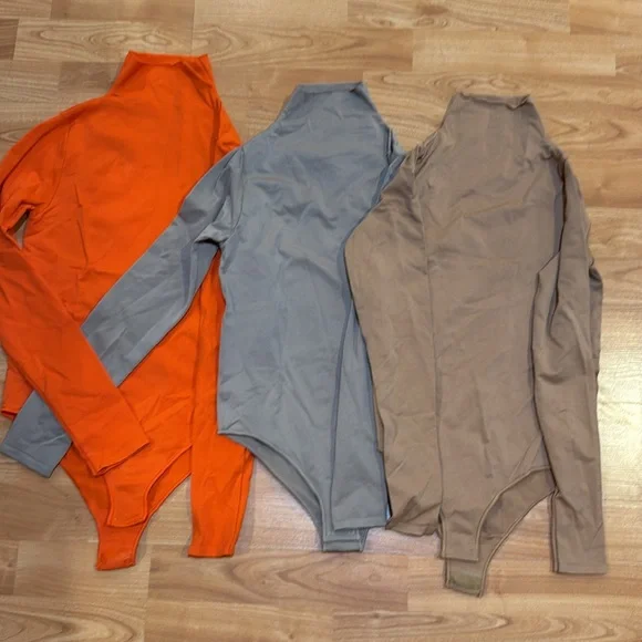 NWOT’s Skims long sleeve mock neck bodysuits SET of three - Picture 1 of 10